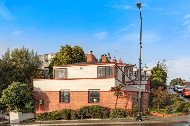 Building Photo - 701 Napa St