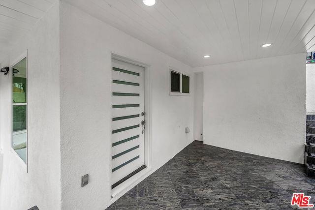 Building Photo - 9848 Portola Dr