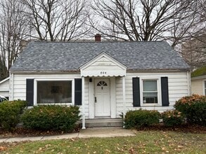 Building Photo - 804 College Ave