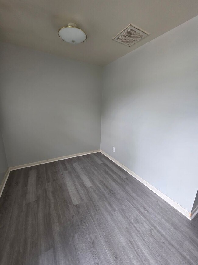 Foto del edificio - 500 Henley St
