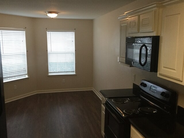 Building Photo - 28829 Sulphur River Ct