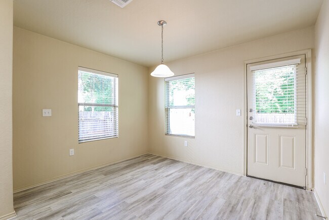 Building Photo - Heathers Cove - 7019 Heathers Pond, San An...