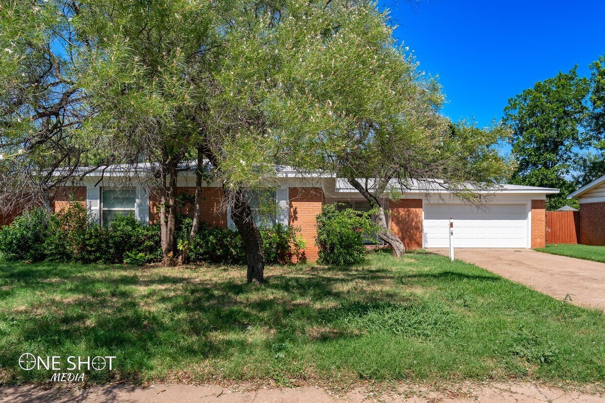 Foto principal - 1442 Beechwood Ln