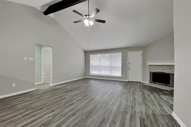 Building Photo - 2602 Clear Ridge Dr