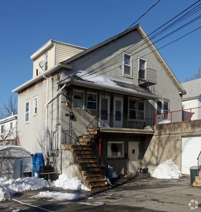 Building Photo - 432-434 N High St