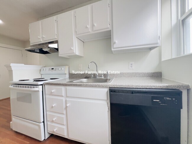 Foto del edificio - 402A Highland Ave