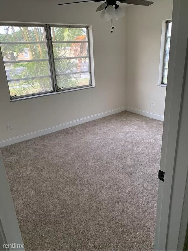 Building Photo - 2 br, 1 bath House - 136 SE Prima Vista Blvd
