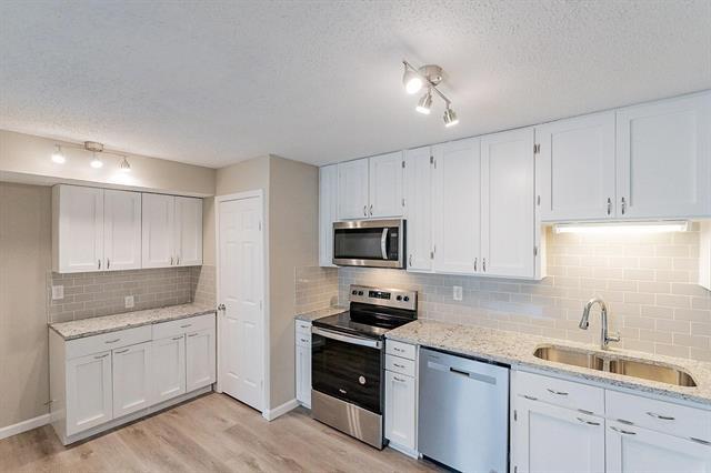 Foto del edificio - 2112 Cedarcrest Dr