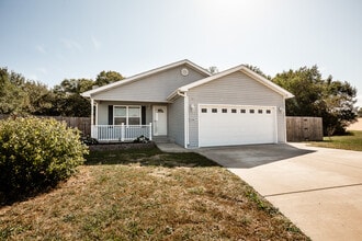 Building Photo - 338 16th St Cir