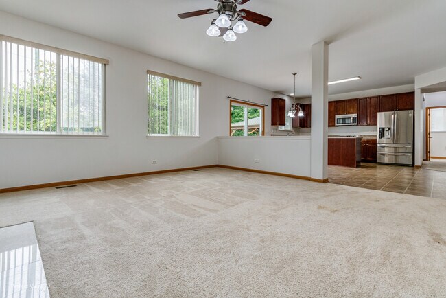 Building Photo - 243 Lillian Pl