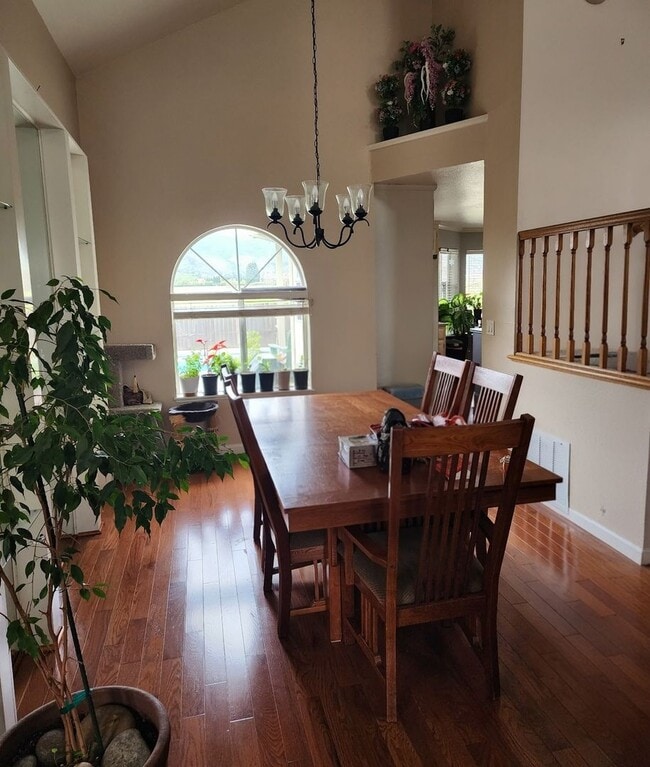 Building Photo - 848 Granada Ln