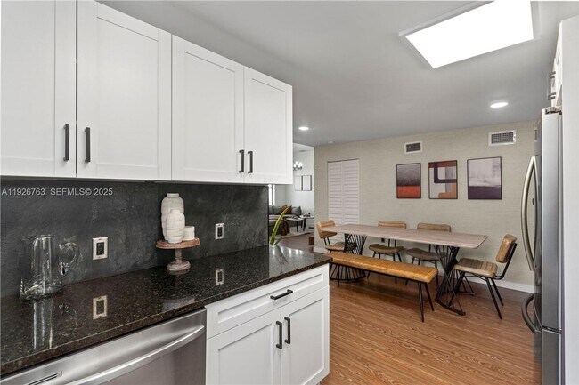 Foto del edificio - 601 SW 1st St