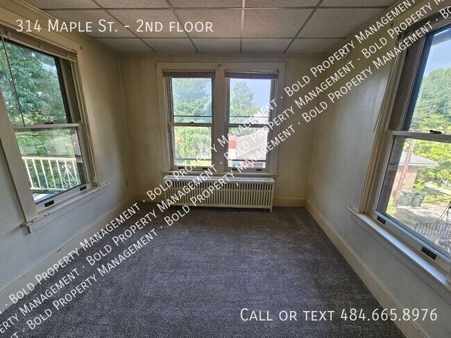 Building Photo - 314 Maple St