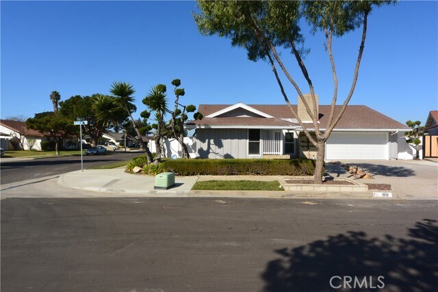 Primary Photo - 910 Liard Pl