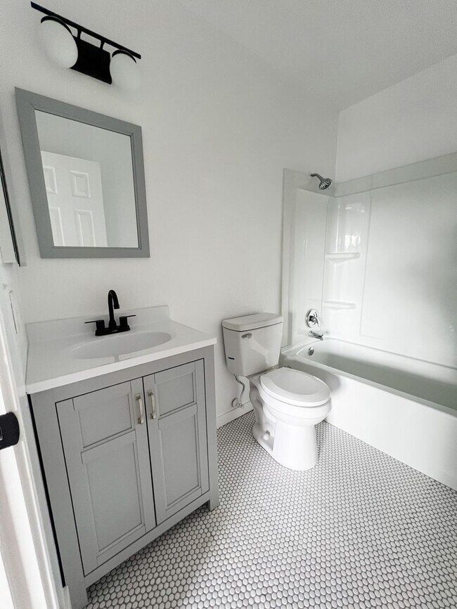 Foto del edificio - 340 Clover Glen Ct