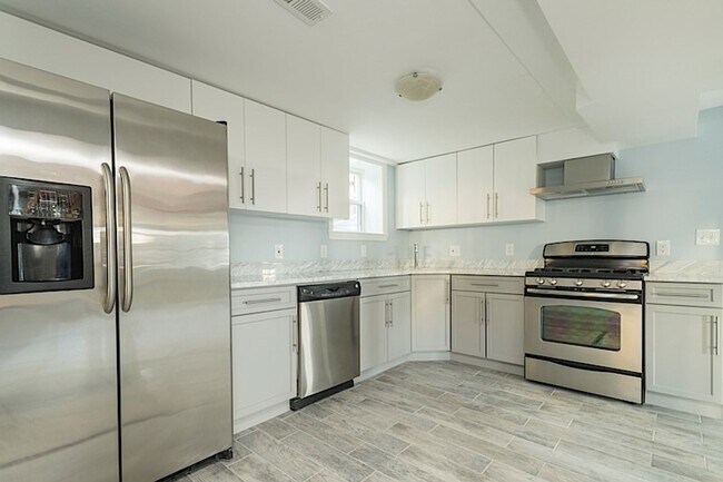 Foto del edificio - 9/1 Massive, renovated 7BR/2BA in Porter Sq!