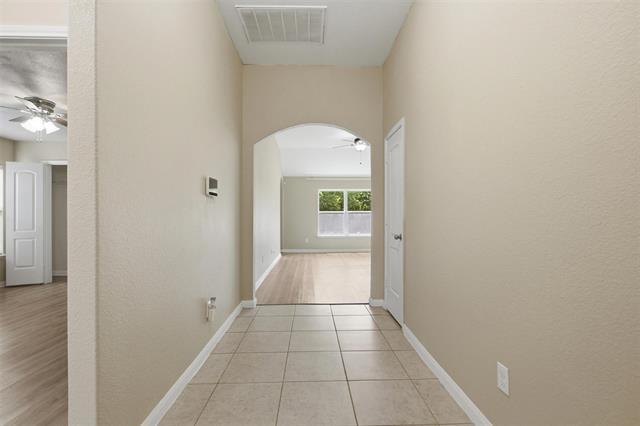 Building Photo - 230 Silver Leaf Dr