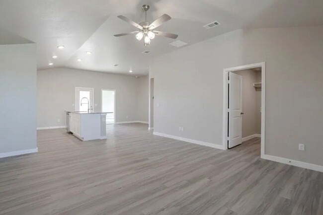 Building Photo - Cozy 3 Bedroom In Midland Texas!