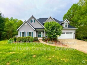 Building Photo - 6 Strawberry Ln