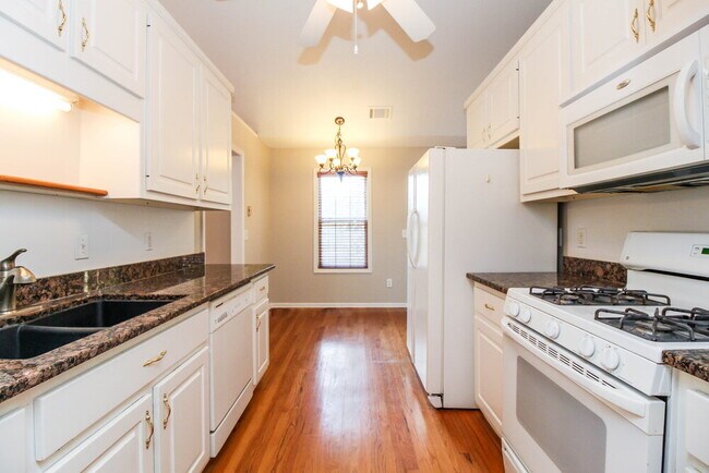 Building Photo - 301 Saddlewood Dr