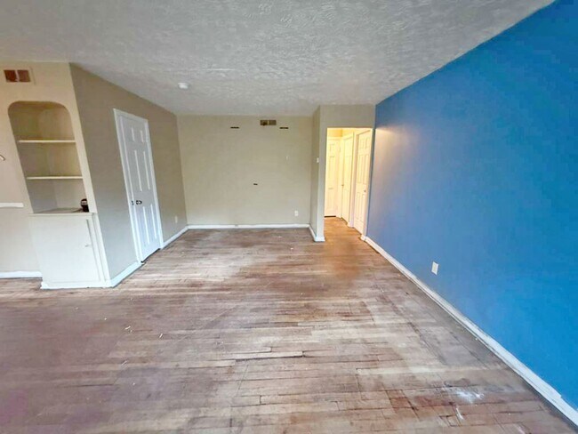 Foto del edificio - 3 BED, 1 BATH BEAUTIFUL SINGLE-FAMILY HOME IN CLEVELAND!