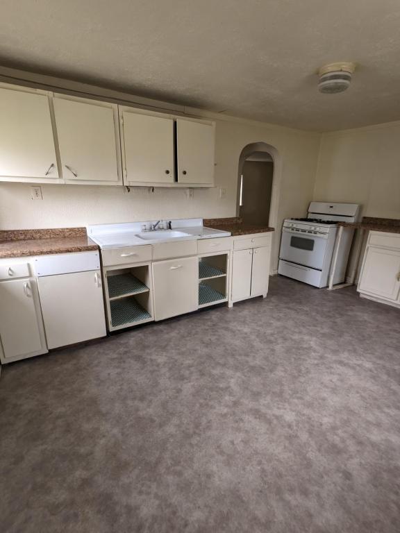 Building Photo - 604 1/2 E. Superior