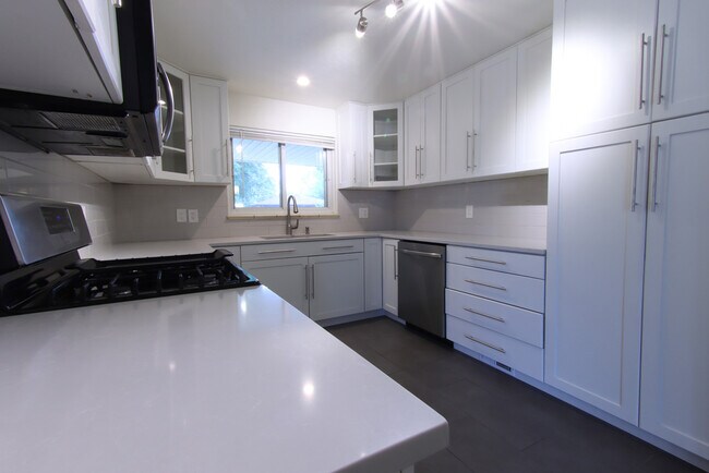 Cocina remodelada - 3249 Salem St