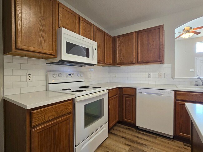 Building Photo - PRICE REDUCTION & RENT SPECIAL - AVAILABLE...
