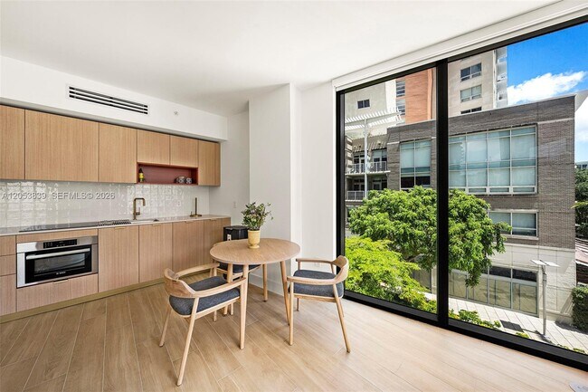 Foto del edificio - 90 NE 32nd St