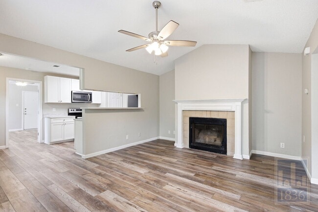 Building Photo - 13305 Waverly Ct