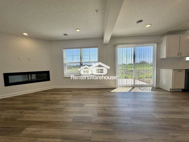 Building Photo - 1065 Jubert Dr