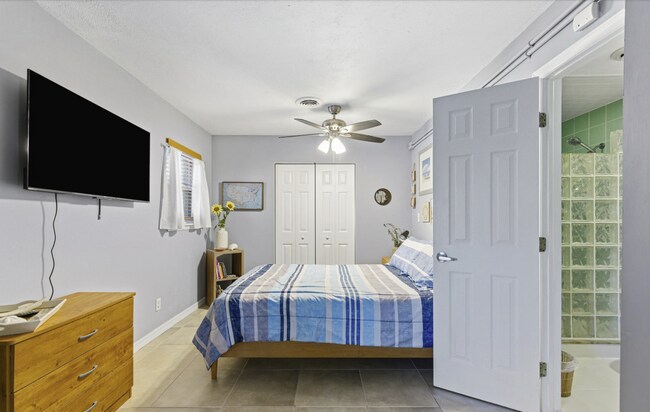 Foto del edificio - 1811 Eastern Dr