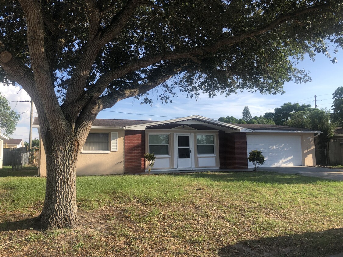 Primary Photo - 5122 Beacon Hill Dr