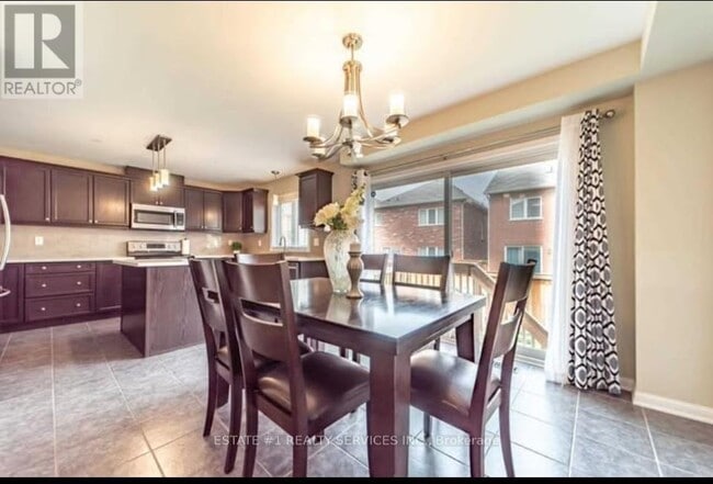 Building Photo - 20 Mercedes Rd