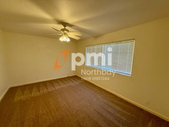 Foto del edificio - 808 Spoonbill Ln