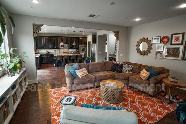 Building Photo - 22613 Dragonfly Ct