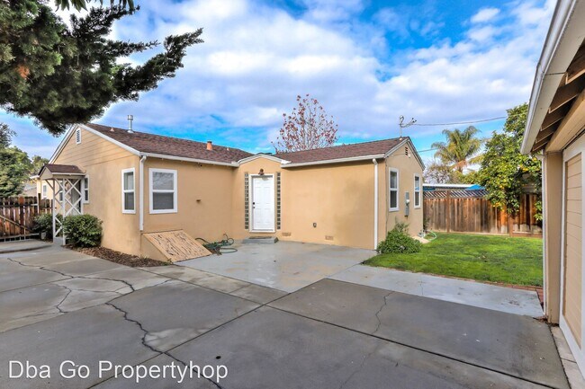 Building Photo - 3 br, 2 bath House - 524 Irving Ave