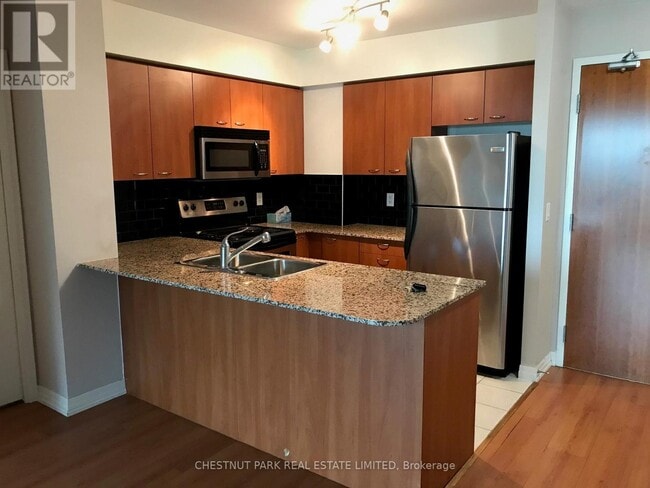 Photo du bâtiment - 1403 Royal York Rd