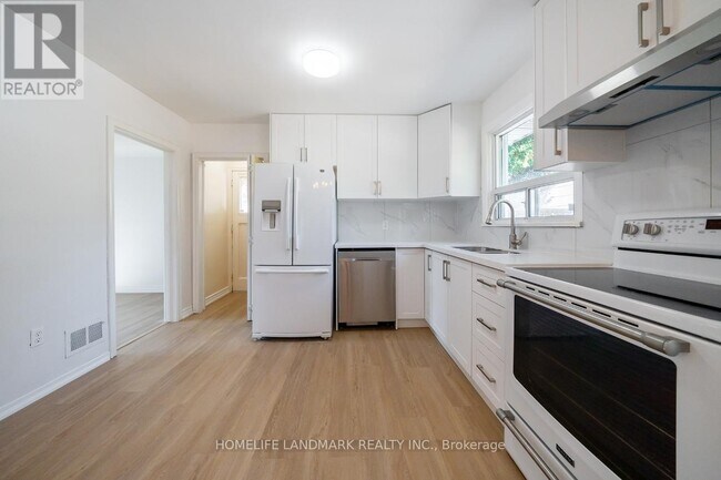 Building Photo - 183 Waneta Dr