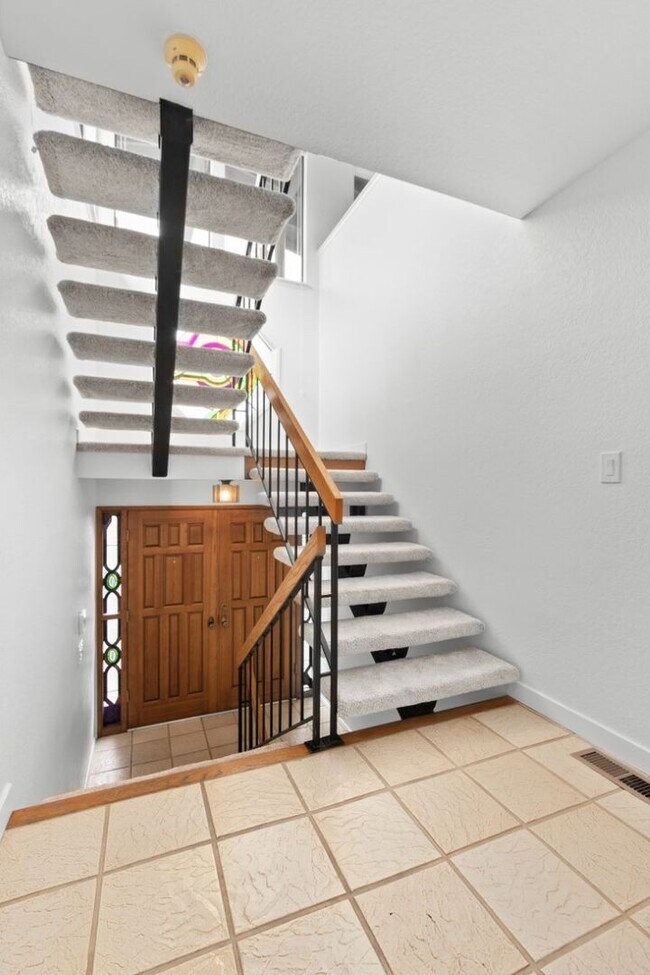 Building Photo - 4Bd/3Ba Seattle House