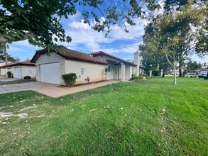 Building Photo - 92 Rosewood Cir