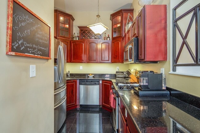 Building Photo - 211 14th St
