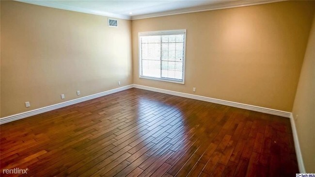 Building Photo - 2 br, 2 bath Condo - 1422 N Central Ave Apt 4