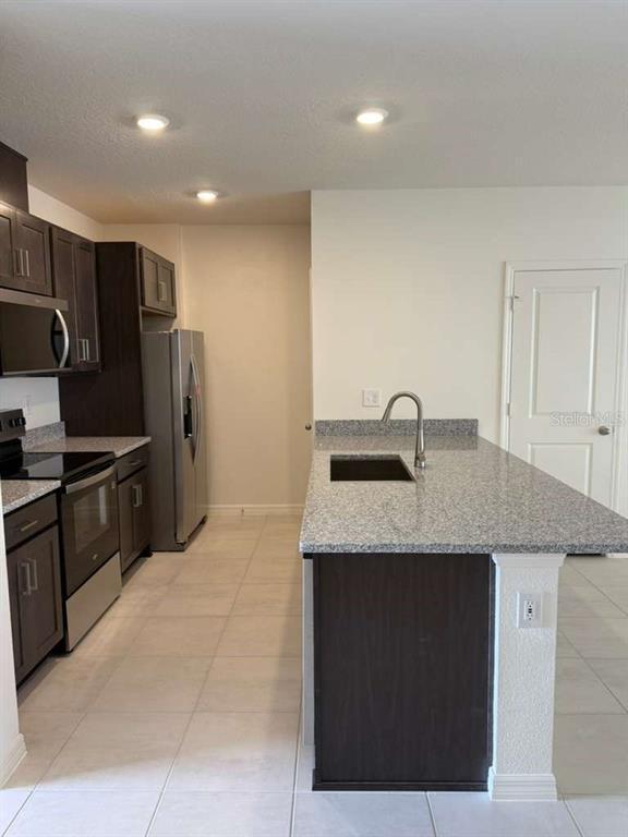 Building Photo - 2824 Moonshadow Ct