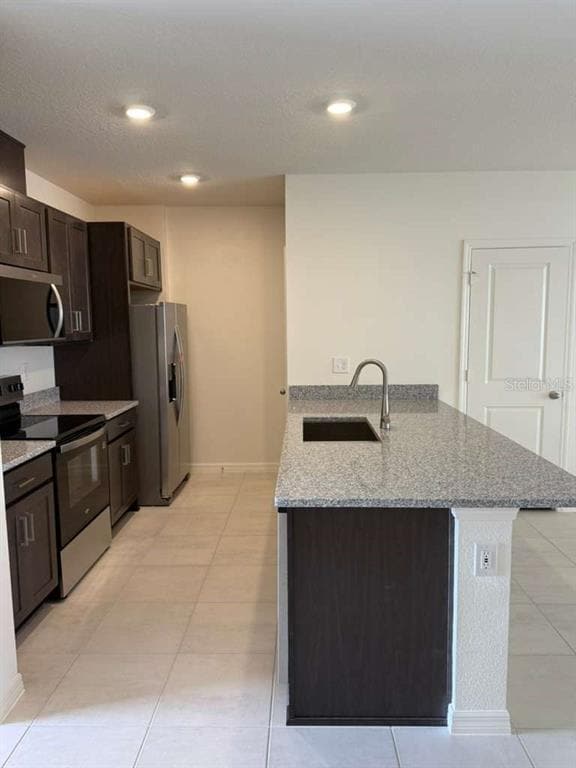 Foto del edificio - 2824 Moonshadow Ct