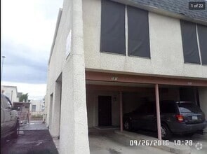 Building Photo - 1600 N Wilmot Rd