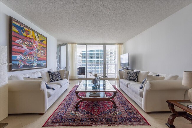 Building Photo - 16711 Collins Ave