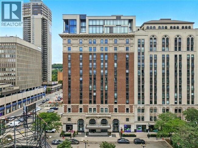 Building Photo - 118 King St E