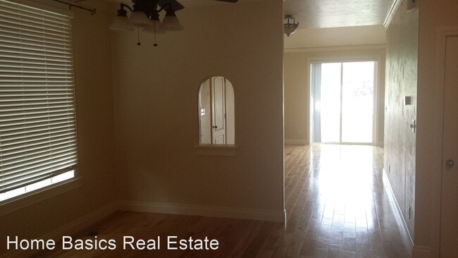 Building Photo - 3033 Somerset Village Way