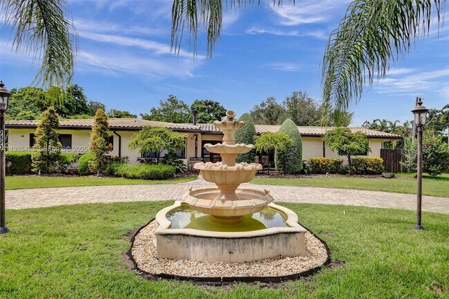 Foto del edificio - 9890 SW 138th St